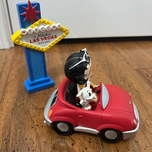 RARE Betty Boop in Car Las Vegas Bobblehead Set with Pudgy and LV Welcome Sign - Picture 6 of 8